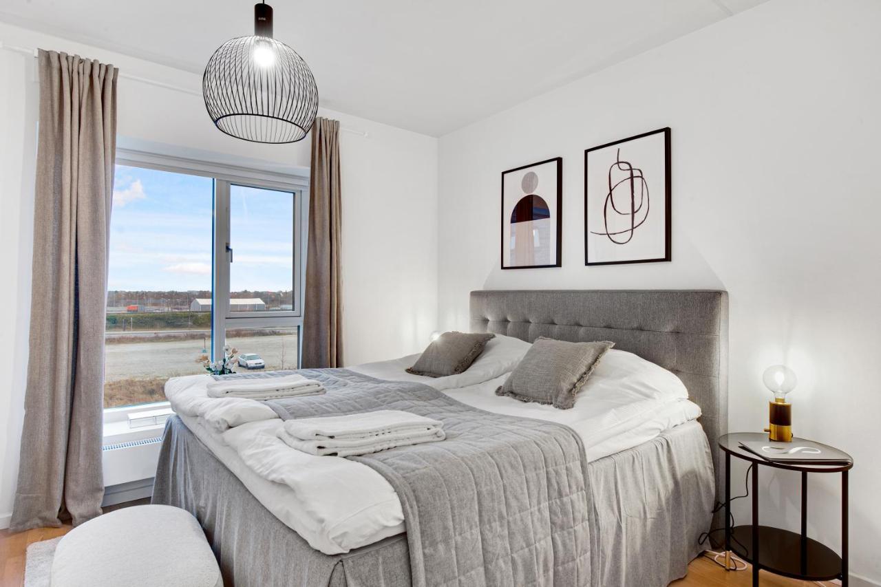 Apartment Modern 3-bedroom Near Metro Station In Orestad *